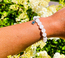 Load image into Gallery viewer, White Agate Bracelet With Star Charm