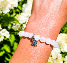 Load image into Gallery viewer, White Agate Bracelet With Star Charm