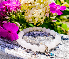 Load image into Gallery viewer, White Agate Bracelet With Star Charm