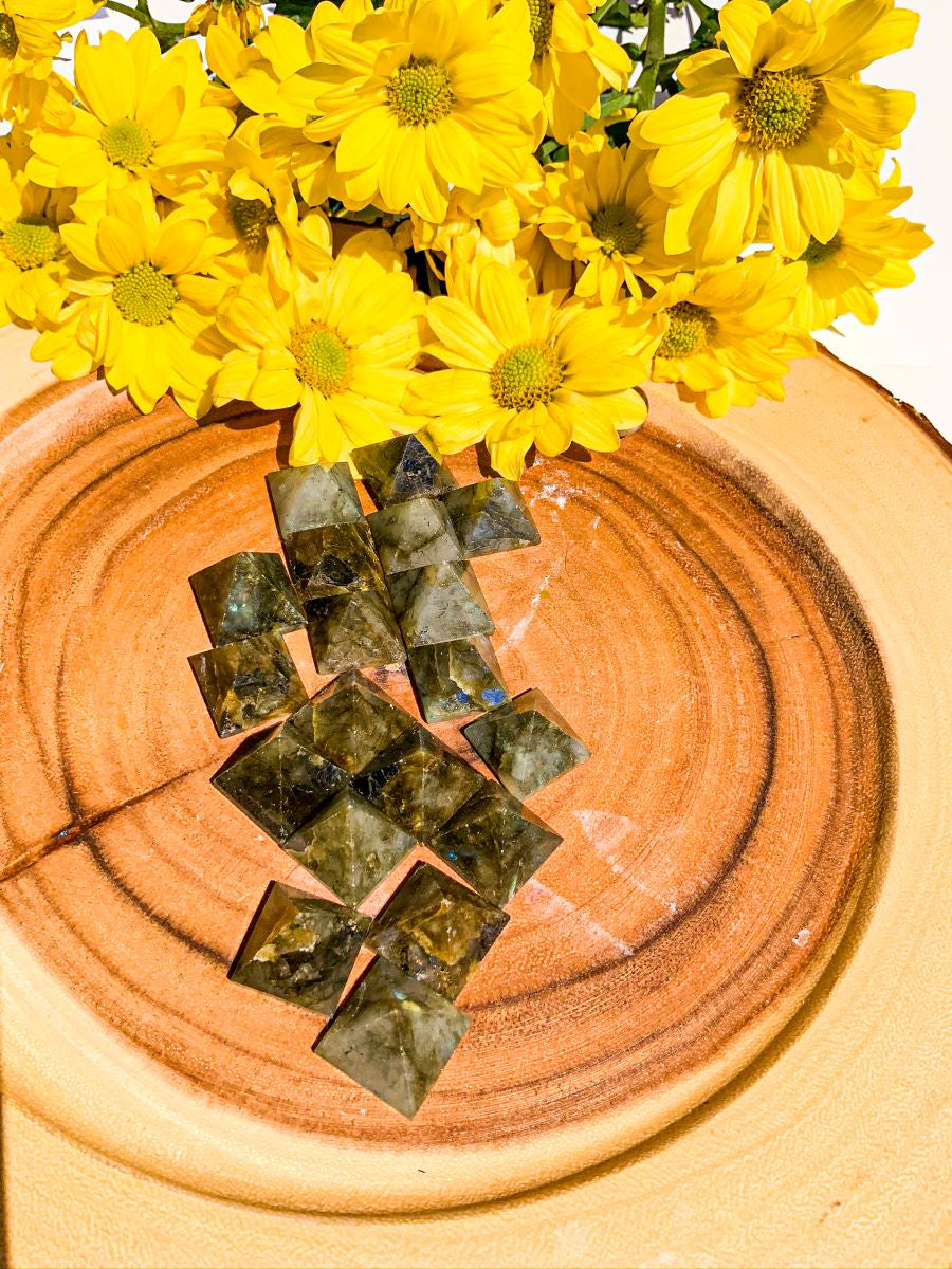 Labradorite Pramid 1